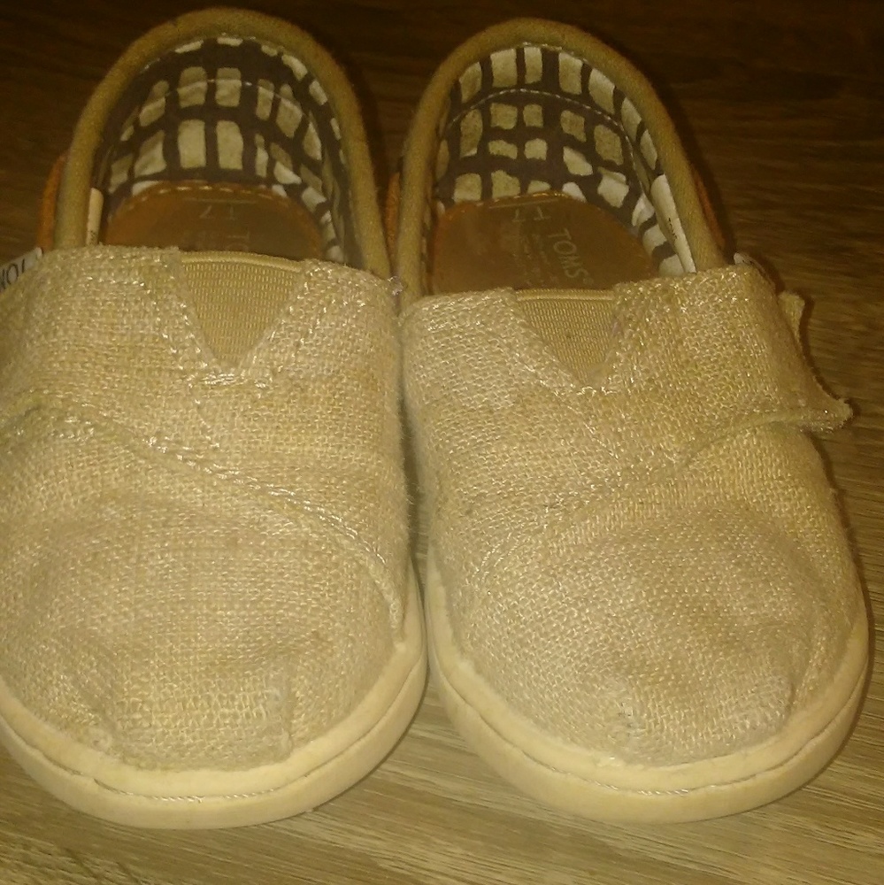 Kids Toms size 7T